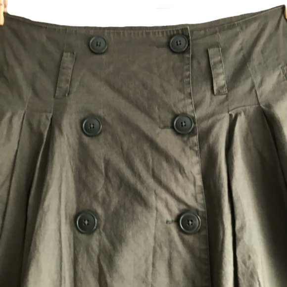 H&M Olive Green Double Button High-rise Skirt - Picture 2 of 4